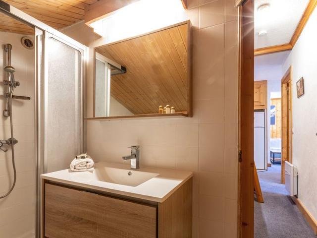 Cozy and Well-Equipped Apartment with Garage and Wi-Fi in a Quiet Area FR-1-694-154 - Val d'Isère Centre