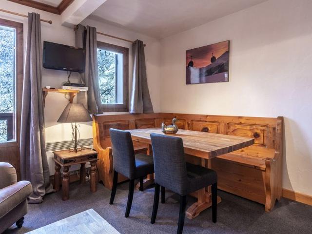 Cozy and Well-Equipped Apartment with Garage and Wi-Fi in a Quiet Area FR-1-694-154 - Val d'Isère Centre