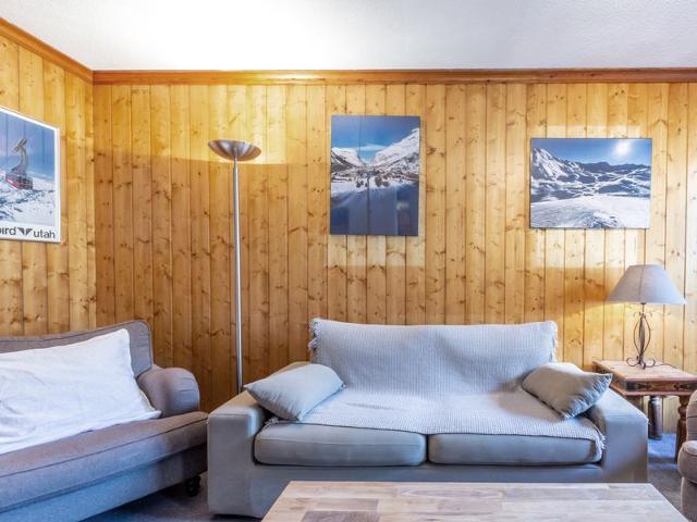 Cozy and Well-Equipped Apartment with Garage and Wi-Fi in a Quiet Area FR-1-694-154 - Val d'Isère Centre