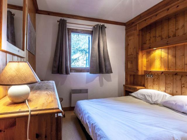 Cozy and Well-Equipped Apartment with Garage and Wi-Fi in a Quiet Area FR-1-694-154 - Val d'Isère Centre
