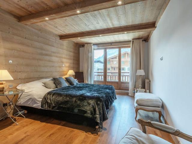 Luxurious 4-Room Apartment with Balcony in Prime Location, Near Slopes and Amenities FR-1-694-167 - Val d'Isère Centre