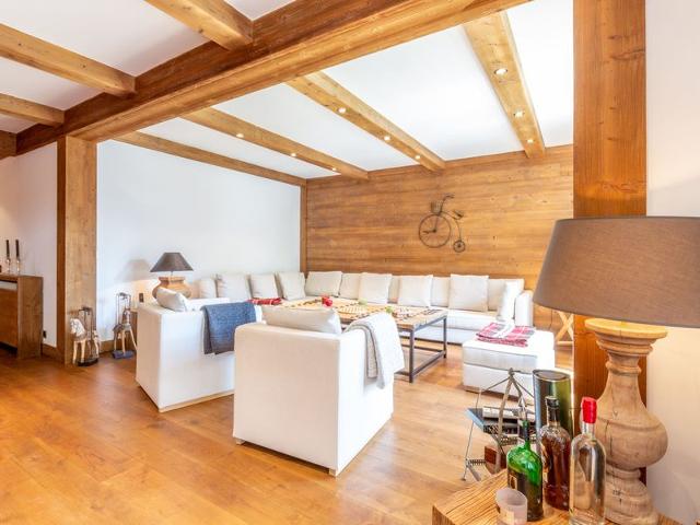 Luxurious 4-Room Apartment with Balcony in Prime Location, Near Slopes and Amenities FR-1-694-167 - Val d'Isère Centre