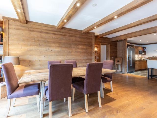 Luxurious 4-Room Apartment with Balcony in Prime Location, Near Slopes and Amenities FR-1-694-167 - Val d'Isère Centre