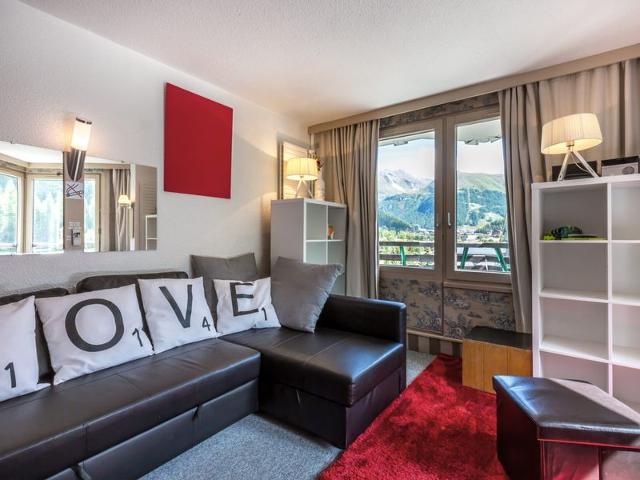 Pleasant ski-in/ski-out 2-room apartment with covered parking FR-1-694-220 - Val d'Isère La Daille