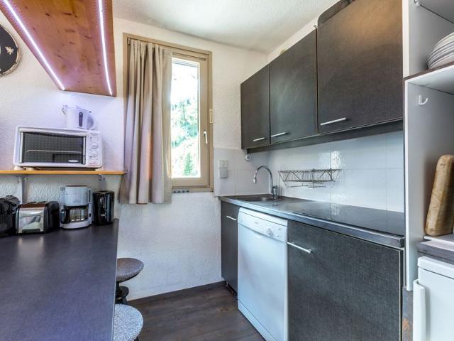 Pleasant ski-in/ski-out 2-room apartment with covered parking FR-1-694-220 - Val d'Isère La Daille