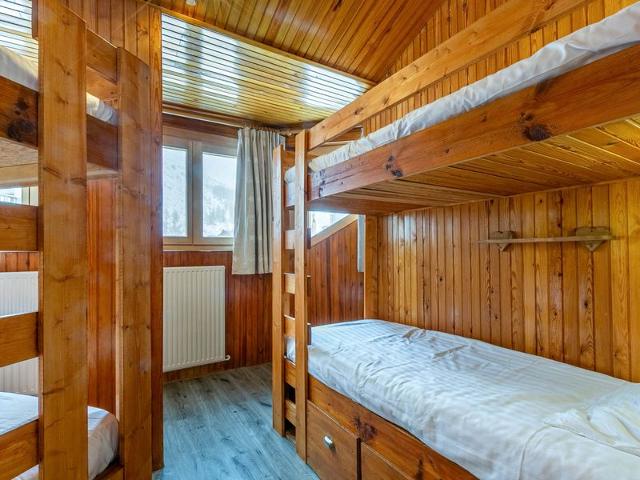 Spacious 8-person apartment with WiFi, balcony and renovated kitchen FR-1-694-94 - Val d'Isère La Daille