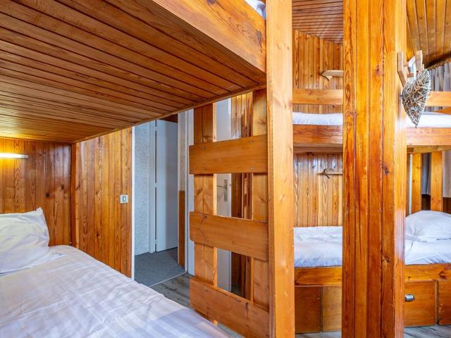 Spacious 8-person apartment with WiFi, balcony and renovated kitchen FR-1-694-94 - Val d'Isère La Daille
