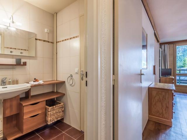 Ski-in/ski-out apartment in La Daille with balcony and equipped kitchen FR-1-694-175 - Val d'Isère La Daille