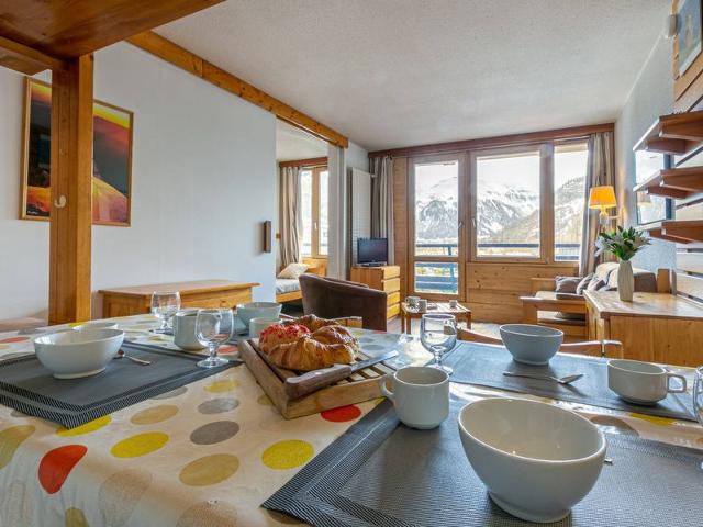Ski-in/ski-out apartment in La Daille with balcony and equipped kitchen FR-1-694-175 - Val d'Isère La Daille