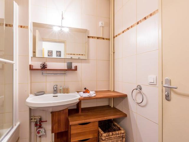 Ski-in/ski-out apartment in La Daille with balcony and equipped kitchen FR-1-694-175 - Val d'Isère La Daille