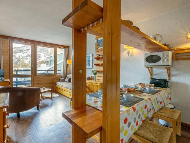 Ski-in/ski-out apartment in La Daille with balcony and equipped kitchen FR-1-694-175 - Val d'Isère La Daille