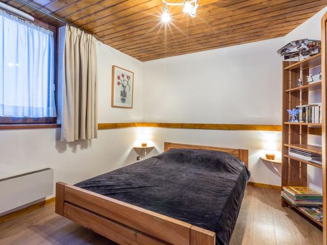 Charming Apartment with South-Facing Balcony in Heart of Resort, Near Ski Slopes FR-1-694-282 - Val d'Isère Centre