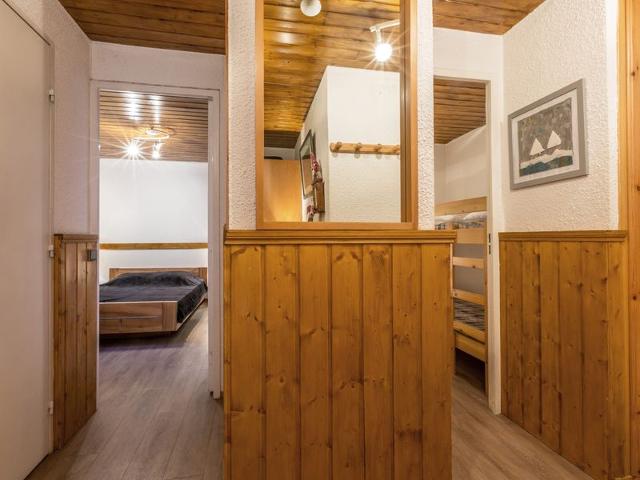 Charming Apartment with South-Facing Balcony in Heart of Resort, Near Ski Slopes FR-1-694-282 - Val d'Isère Centre