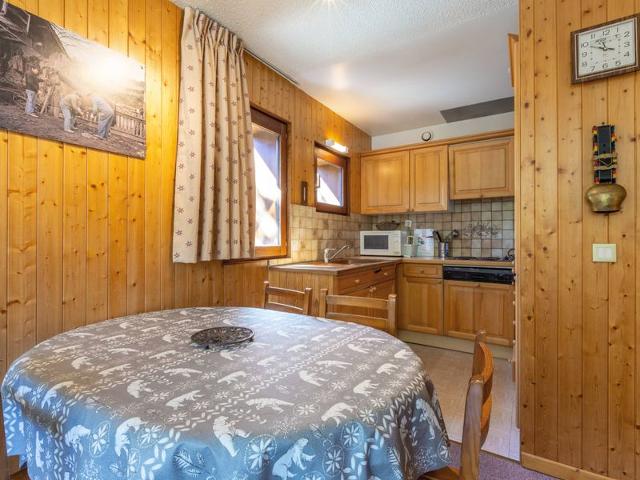 Functional Apartment with Covered Parking, Steps from Slopes and Town Center FR-1-694-284 - Val d'Isère Centre