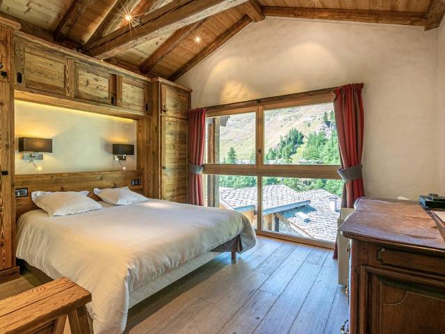 Luxurious Duplex: Ski-In/Out, Fireplace, Balcony, Garage, WiFi – Ultimate Alpine Retreat FR-1-694-11 - Val d'Isère Le Châtelard