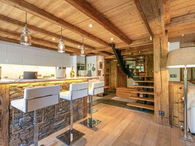 Luxurious Duplex: Ski-In/Out, Fireplace, Balcony, Garage, WiFi – Ultimate Alpine Retreat FR-1-694-11 - Val d'Isère Le Châtelard