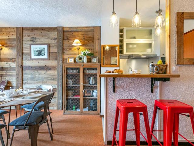 Cozy Apartment in Val-d'Isère: WiFi, Covered Parking, Near Pistes, Pet-Friendly FR-1-694-172 - Val d'Isère Centre