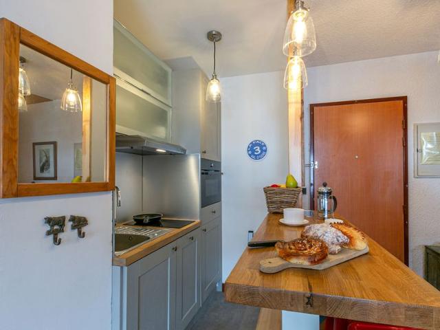 Cozy Apartment in Val-d'Isère: WiFi, Covered Parking, Near Pistes, Pet-Friendly FR-1-694-172 - Val d'Isère Centre