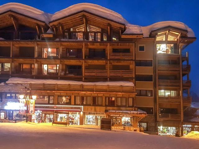 Modern Studio with Balcony, Ski-In/Ski-Out, and Free WiFi in Val-d'Isère FR-1-694-231 - Val d'Isère Centre