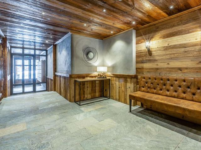 Modern Studio with Balcony, Ski-In/Ski-Out, and Free WiFi in Val-d'Isère FR-1-694-231 - Val d'Isère Centre