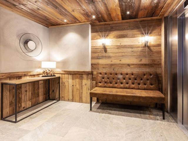 Modern Studio with Balcony, Ski-In/Ski-Out, and Free WiFi in Val-d'Isère FR-1-694-231 - Val d'Isère Centre