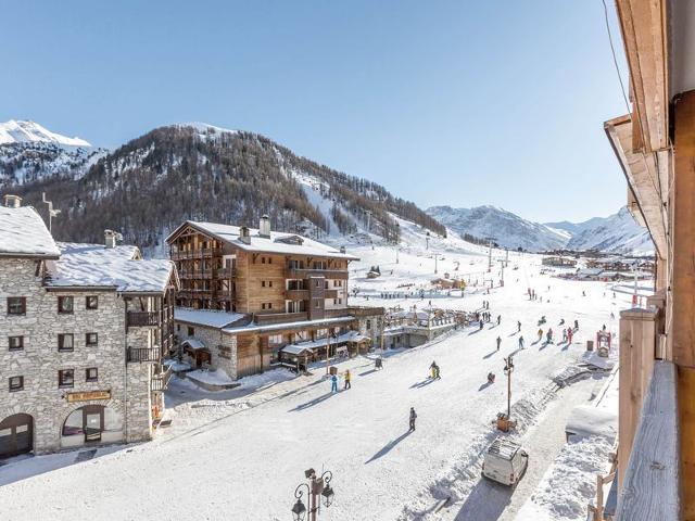 Modern Studio with Balcony, Ski-In/Ski-Out, and Free WiFi in Val-d'Isère FR-1-694-231 - Val d'Isère Centre