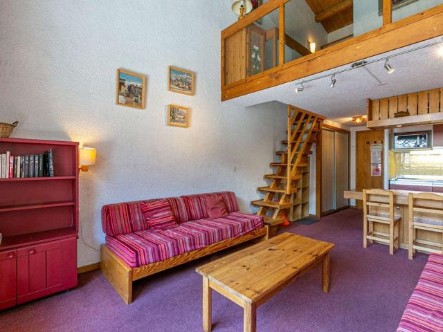 Rustic Duplex Apartment with Large South-Facing Terrace Near Val-d'Isère Village FR-1-694-310 - Val d'Isère Centre