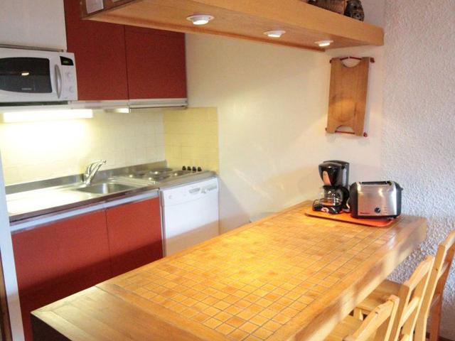 Rustic Duplex Apartment with Large South-Facing Terrace Near Val-d'Isère Village FR-1-694-310 - Val d'Isère Centre