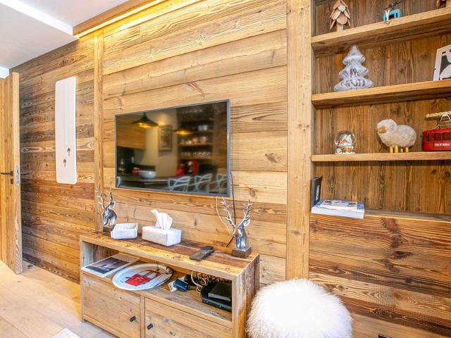 Luxury Apartment at the Foot of the Slopes with WiFi and Covered Parking FR-1-694-153 - Val d'Isère Centre