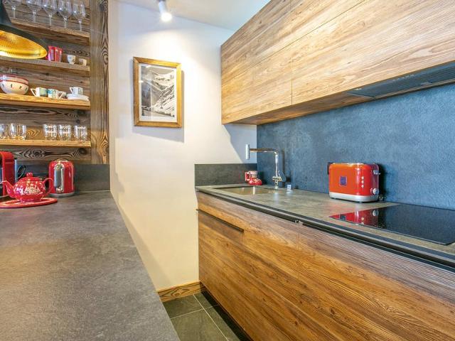 Luxury Apartment at the Foot of the Slopes with WiFi and Covered Parking FR-1-694-153 - Val d'Isère Centre