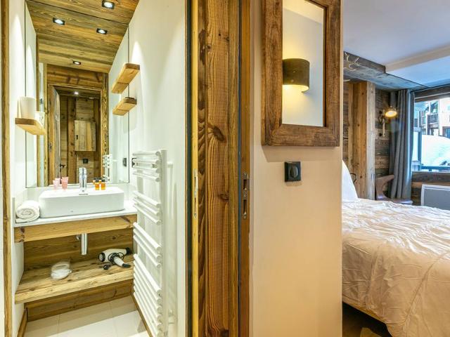 Luxury Apartment at the Foot of the Slopes with WiFi and Covered Parking FR-1-694-153 - Val d'Isère Centre