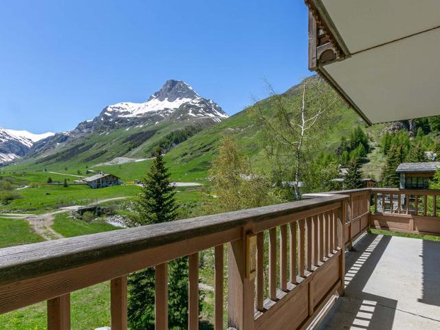 Luxury Apartment in Legettaz with Fireplace, WiFi, and Garage FR-1-694-359 - Val d'Isère Le Châtelard