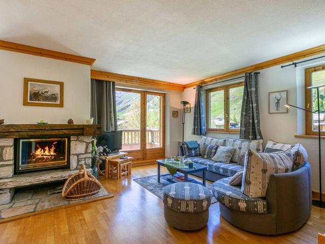 Luxury Apartment in Legettaz with Fireplace, WiFi, and Garage FR-1-694-359 - Val d'Isère Le Châtelard
