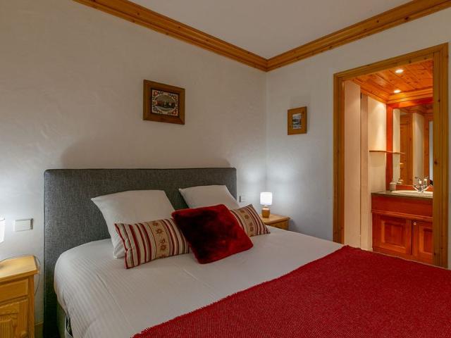 Luxury Apartment in Legettaz with Fireplace, WiFi, and Garage FR-1-694-359 - Val d'Isère Le Châtelard