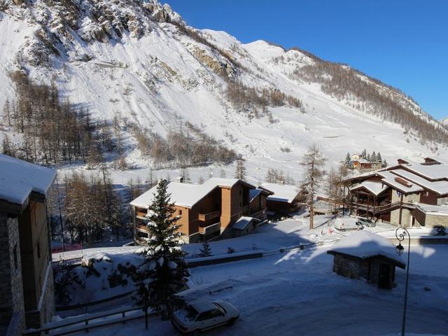 Spacious 4-Room Apartment in Val-d'Isère with WiFi, Parking, and South/West Facing Balcony FR-1-694-151 - Val d'Isère Le Châtelard