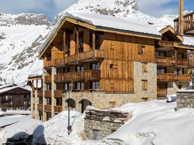 Spacious 4-Room Apartment in Val-d'Isère with WiFi, Parking, and South/West Facing Balcony FR-1-694-151 - Val d'Isère Le Châtelard