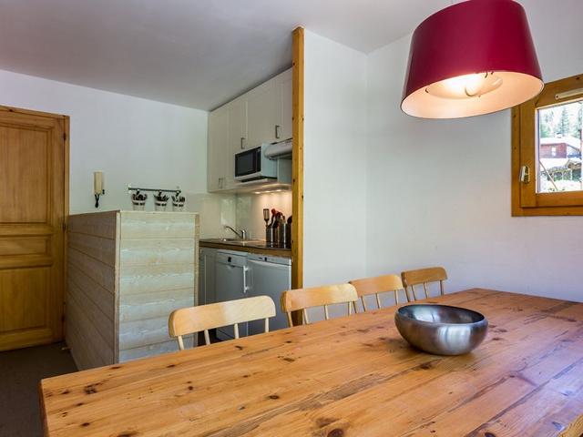 Spacious 4-Room Apartment in Val-d'Isère with WiFi, Parking, and South/West Facing Balcony FR-1-694-151 - Val d'Isère Le Châtelard