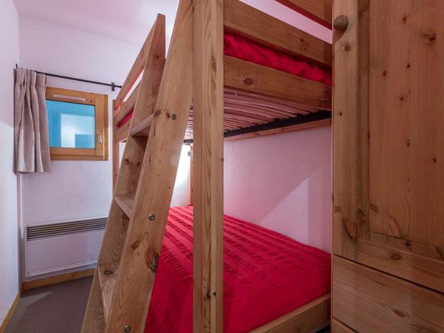 Spacious 4-Room Apartment in Val-d'Isère with WiFi, Parking, and South/West Facing Balcony FR-1-694-151 - Val d'Isère Le Châtelard