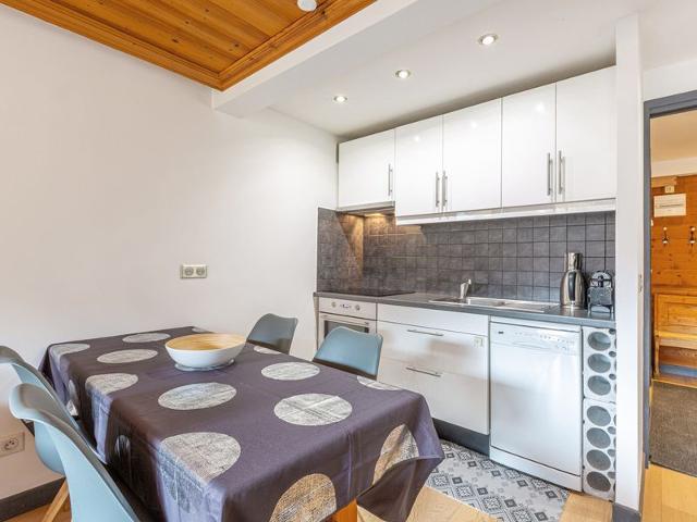 Elegant apartment in Val-d'Isère with balcony, parking, wifi FR-1-694-270 - Val d'Isère Centre