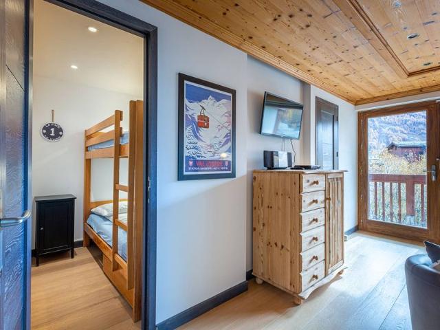 Elegant apartment in Val-d'Isère with balcony, parking, wifi FR-1-694-270 - Val d'Isère Centre