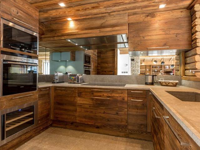 Luxury chalet with fireplace and concierge service in Val-d'Isère FR-1-694-23 - Val d'Isère Centre