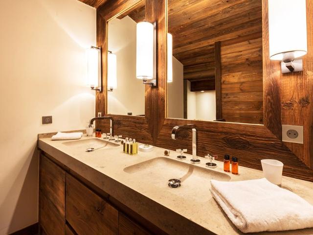 Luxury chalet with fireplace and concierge service in Val-d'Isère FR-1-694-23 - Val d'Isère Centre