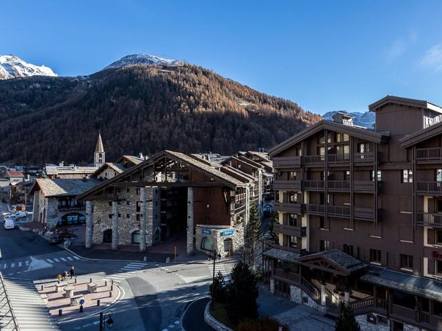 Luxury chalet with fireplace and concierge service in Val-d'Isère FR-1-694-23 - Val d'Isère Centre