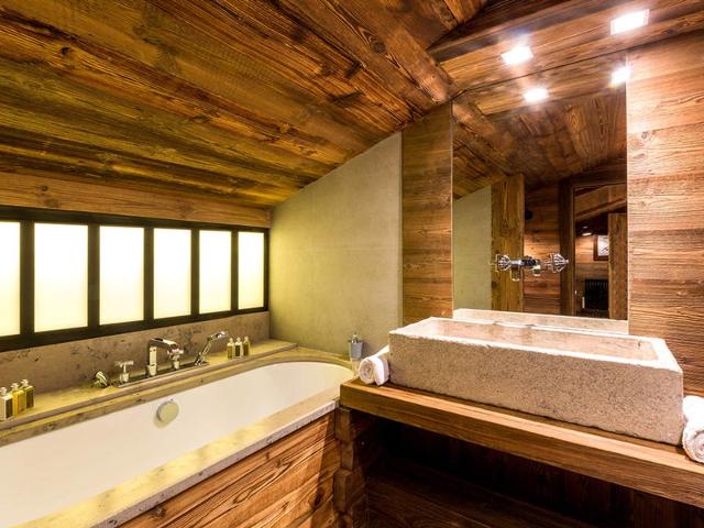 Luxury chalet with fireplace and concierge service in Val-d'Isère FR-1-694-23 - Val d'Isère Centre