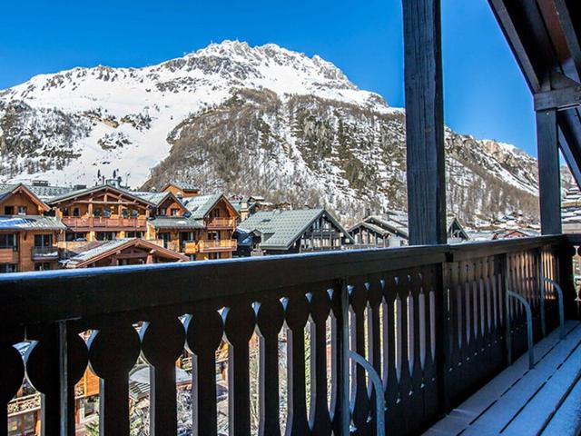 Luxury chalet with fireplace and concierge service in Val-d'Isère FR-1-694-23 - Val d'Isère Centre