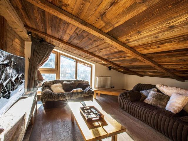 Luxury chalet with fireplace and concierge service in Val-d'Isère FR-1-694-23 - Val d'Isère Centre