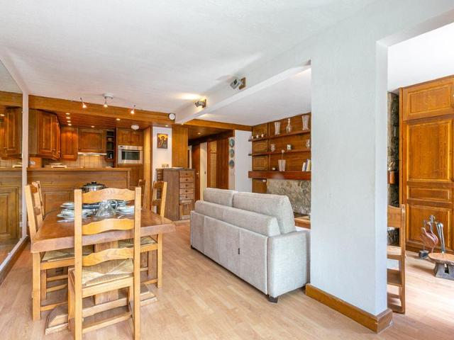 Elegant and Comfortable Apartment in the Heart of Val-d'Isère FR-1-694-46 - Val d'Isère Centre
