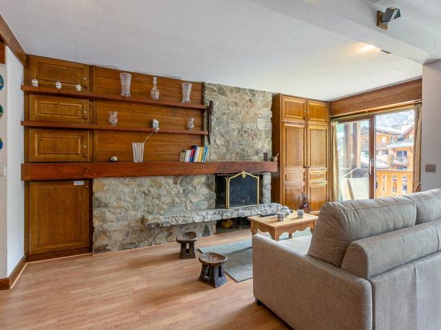Elegant and Comfortable Apartment in the Heart of Val-d'Isère FR-1-694-46 - Val d'Isère Centre