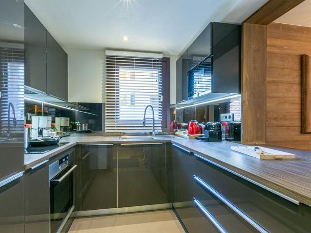 Luxury apartment with fireplace, balcony and wifi in Val-d'Isère FR-1-694-320 - Val d'Isère Centre