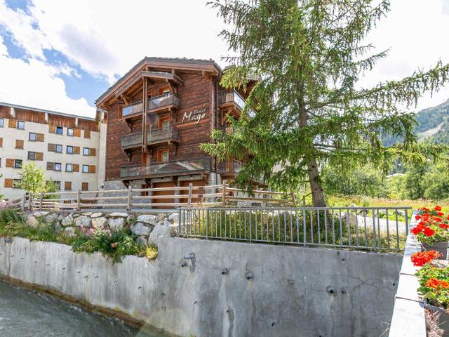Luxury apartment with fireplace, balcony and wifi in Val-d'Isère FR-1-694-320 - Val d'Isère Centre